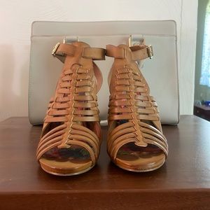 Romulous cognac madden girl girl heeled sandal